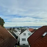 Spacious Apartment Right By The City Centre