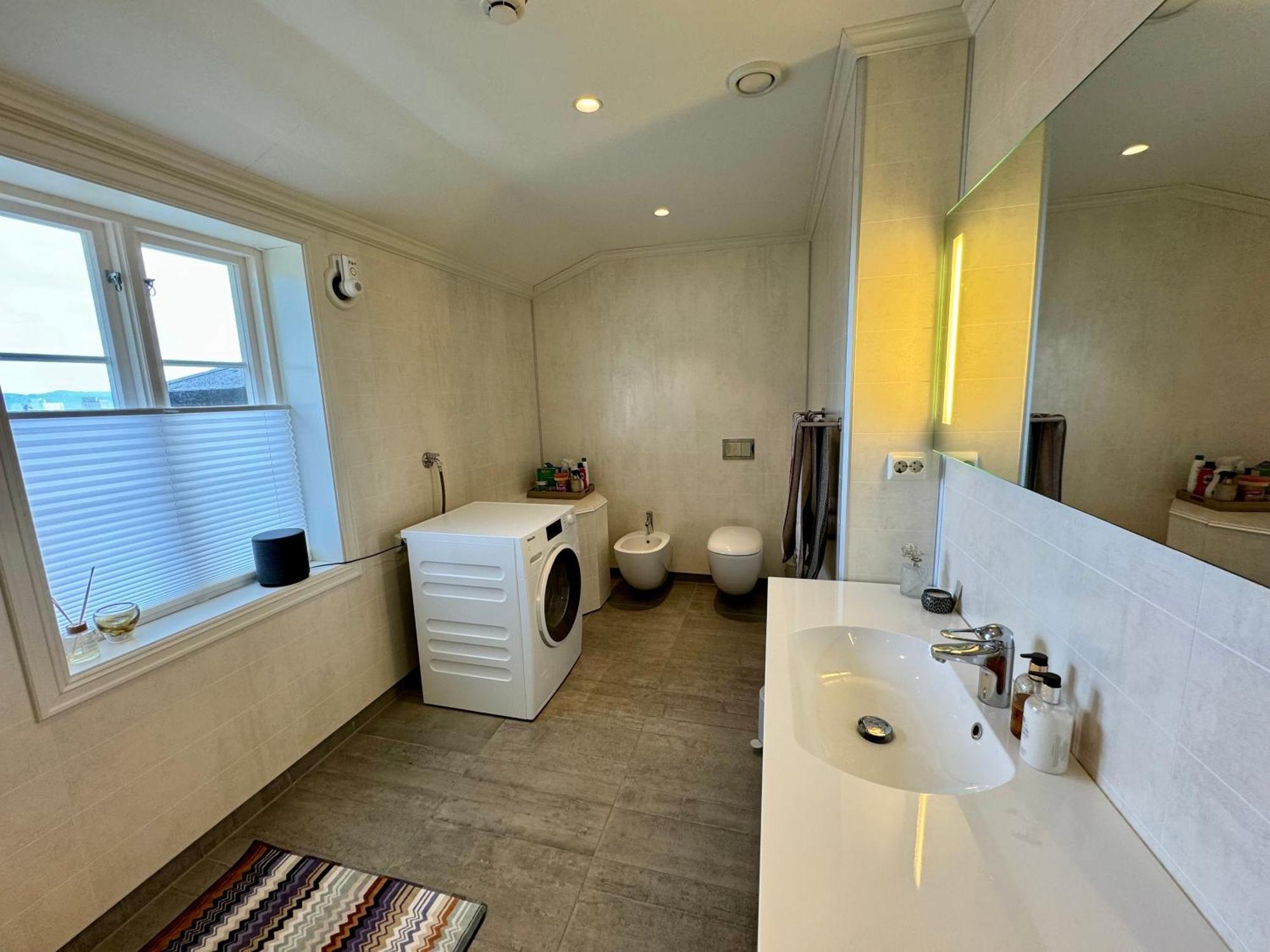 Spacious Right By The Centre *