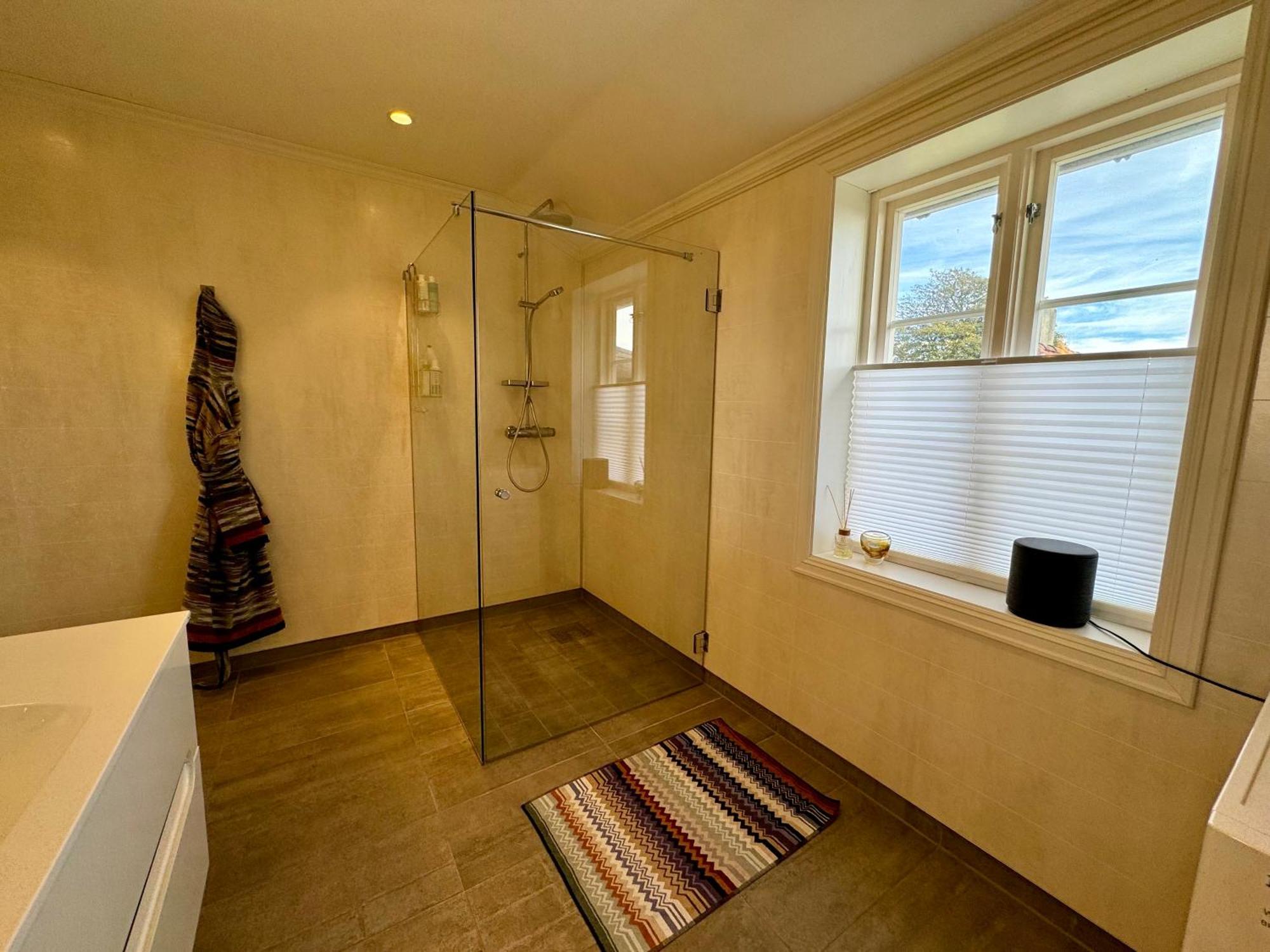 Spacious Right By The Centre